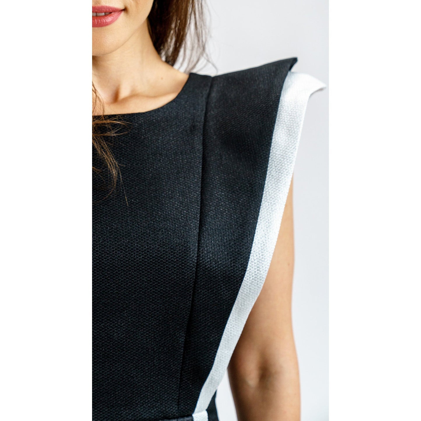 Asimetría Sin Miedo – Elegancia Negra que Rompe las Reglas Women's Fashion - Weddings & Events - Evening Dresses | Zulter VIP .