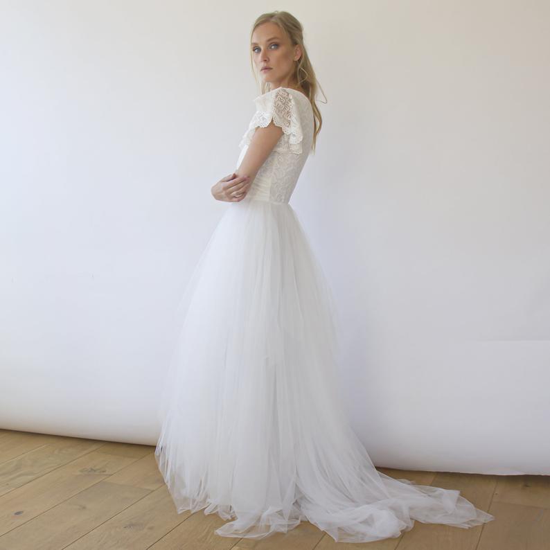 Vestido de Novia de Tul Abullonado Boho de Lujo – Escote en V y Cola Larga