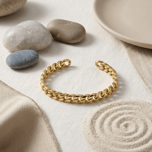 Brazalete de oro amarillo 9 quilates con diseño de cadena rígida Jewelry & Accessories - Fine Jewelry - Bracelets & Bangles | Zulter VIP .