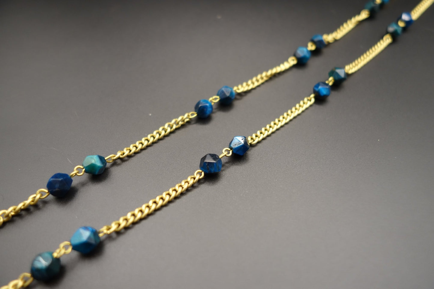 Cadena para gafas con piedra Ojo de Tigre Azul – Blue Tiger Sunglasses Chain Women's Fashion - Women's Accessories - Women's Glasses - Eyewear Accessories | Zulter VIP