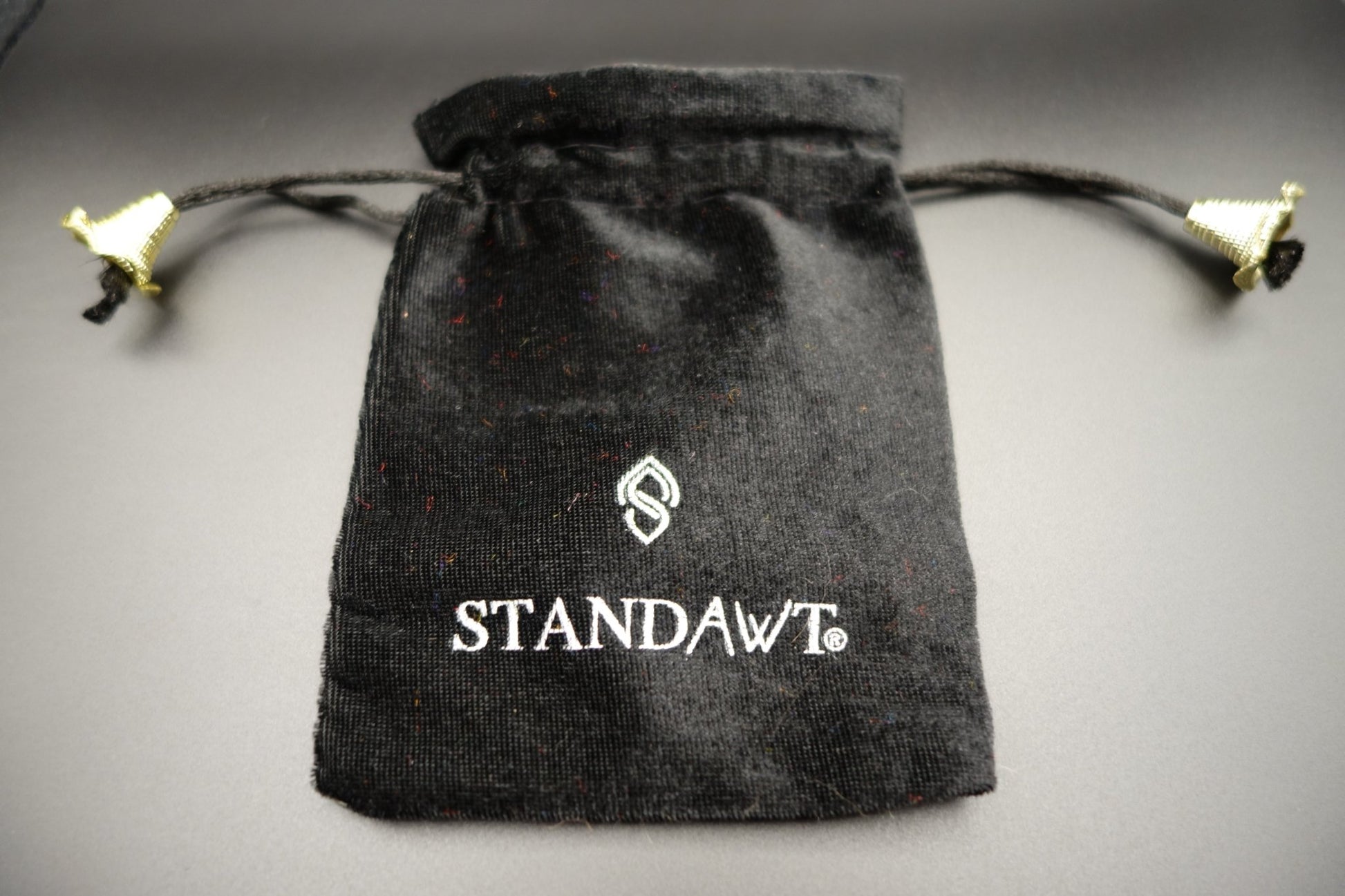 Cadena para gafas con piedra Ojo de Tigre Azul – Blue Tiger Sunglasses Chain Women's Fashion - Women's Accessories - Women's Glasses - Eyewear Accessories | Zulter VIP