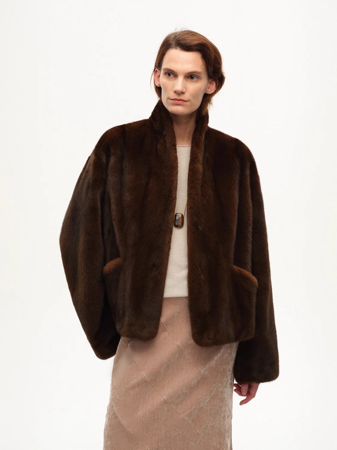 Chaqueta corta de visón puro con caída suave y elegancia urbana Women's Fashion - Women's Clothing - Jackets & Coats - Real Fur | Zulter VIP .