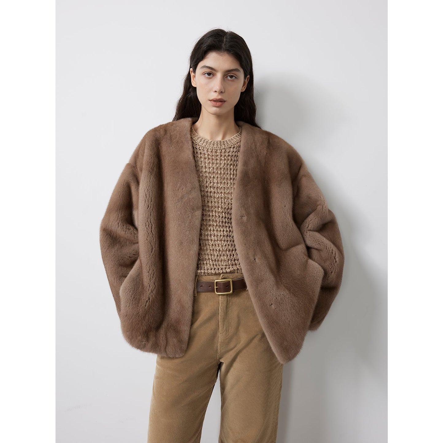 Chaqueta de Visón Louvre con Cuello en V – Edición Premium Women's Fashion - Women's Clothing - Jackets & Coats - Real Fur | Zulter VIP .