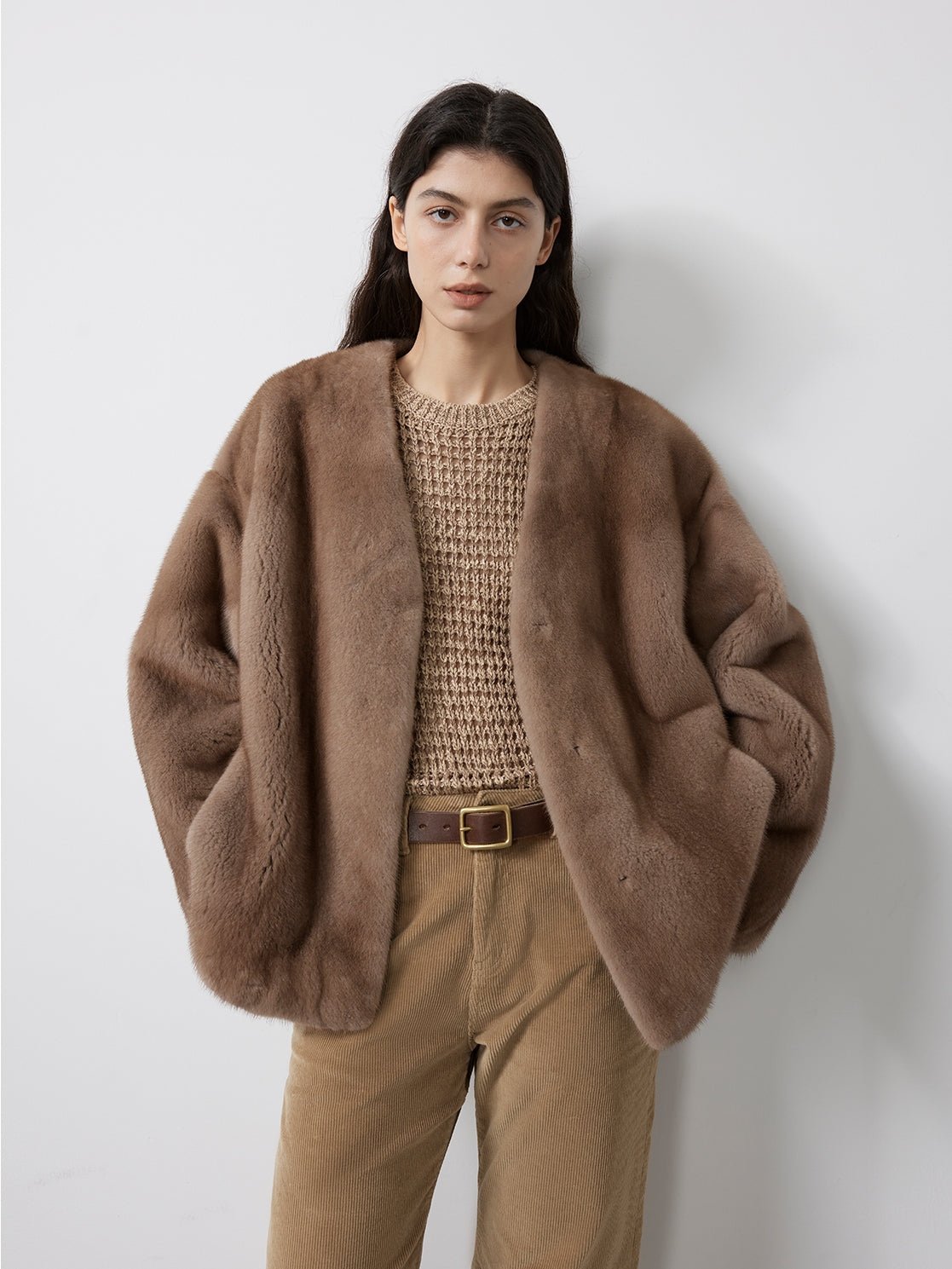 Chaqueta de Visón Louvre con Cuello en V – Edición Premium Women's Fashion - Women's Clothing - Jackets & Coats - Real Fur | Zulter VIP .