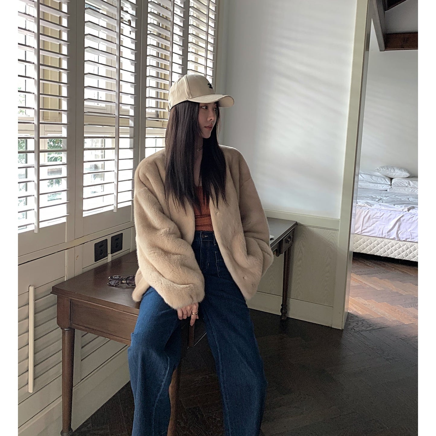 Chaqueta de Visón Louvre con Cuello en V – Edición Premium Women's Fashion - Women's Clothing - Jackets & Coats - Real Fur | Zulter VIP .