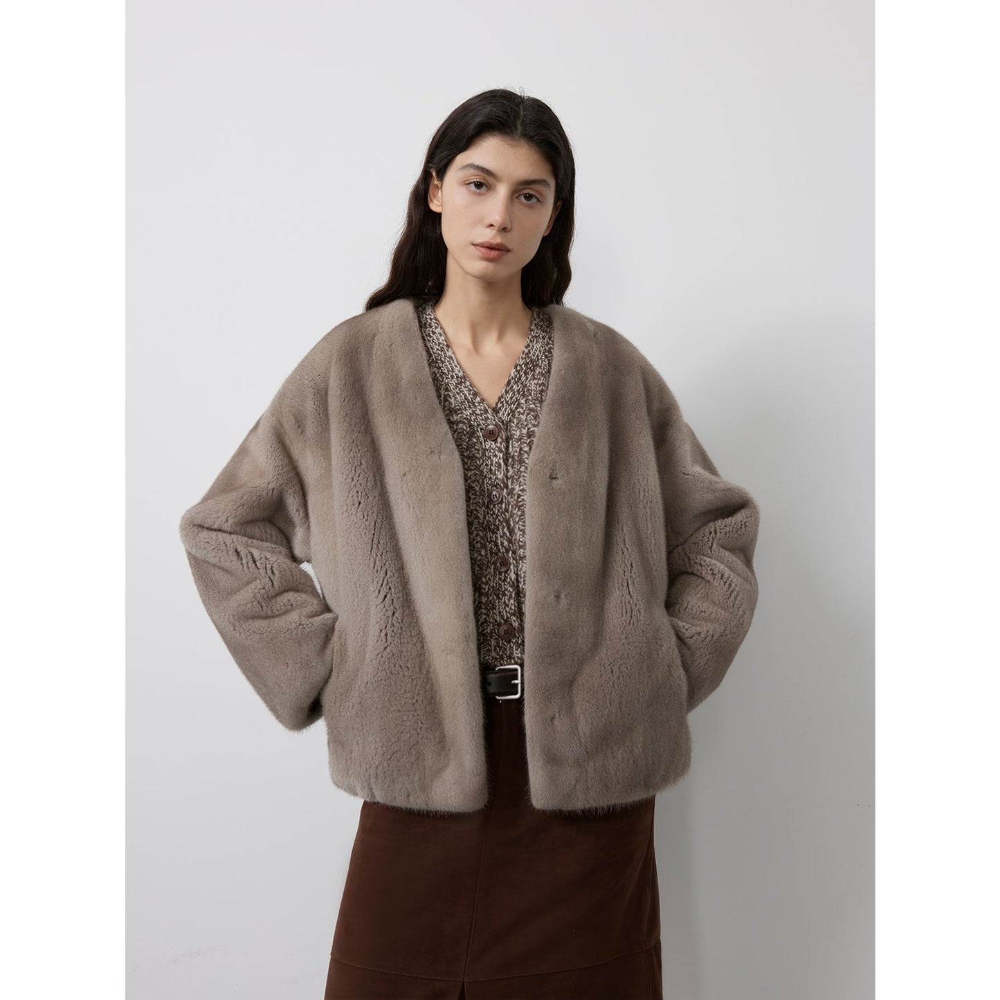 Chaqueta de Visón Louvre con Cuello en V – Edición Premium Women's Fashion - Women's Clothing - Jackets & Coats - Real Fur | Zulter VIP .