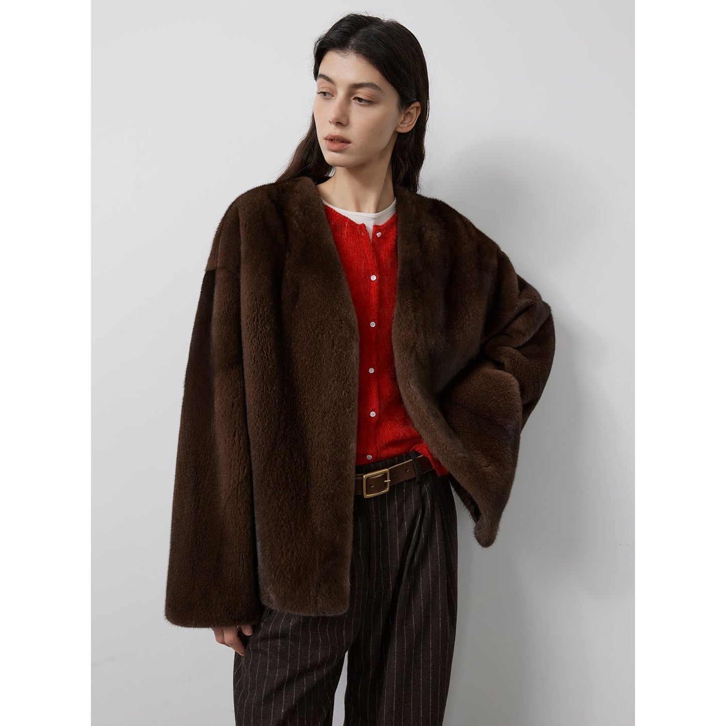 Chaqueta de Visón Louvre con Cuello en V – Edición Premium Women's Fashion - Women's Clothing - Jackets & Coats - Real Fur | Zulter VIP .