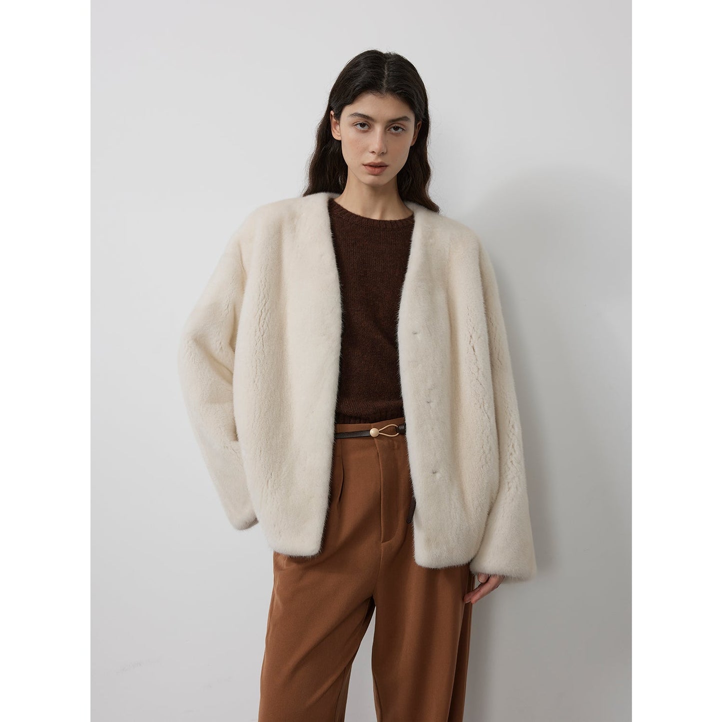 Chaqueta de Visón Louvre con Cuello en V – Edición Premium Women's Fashion - Women's Clothing - Jackets & Coats - Real Fur | Zulter VIP .