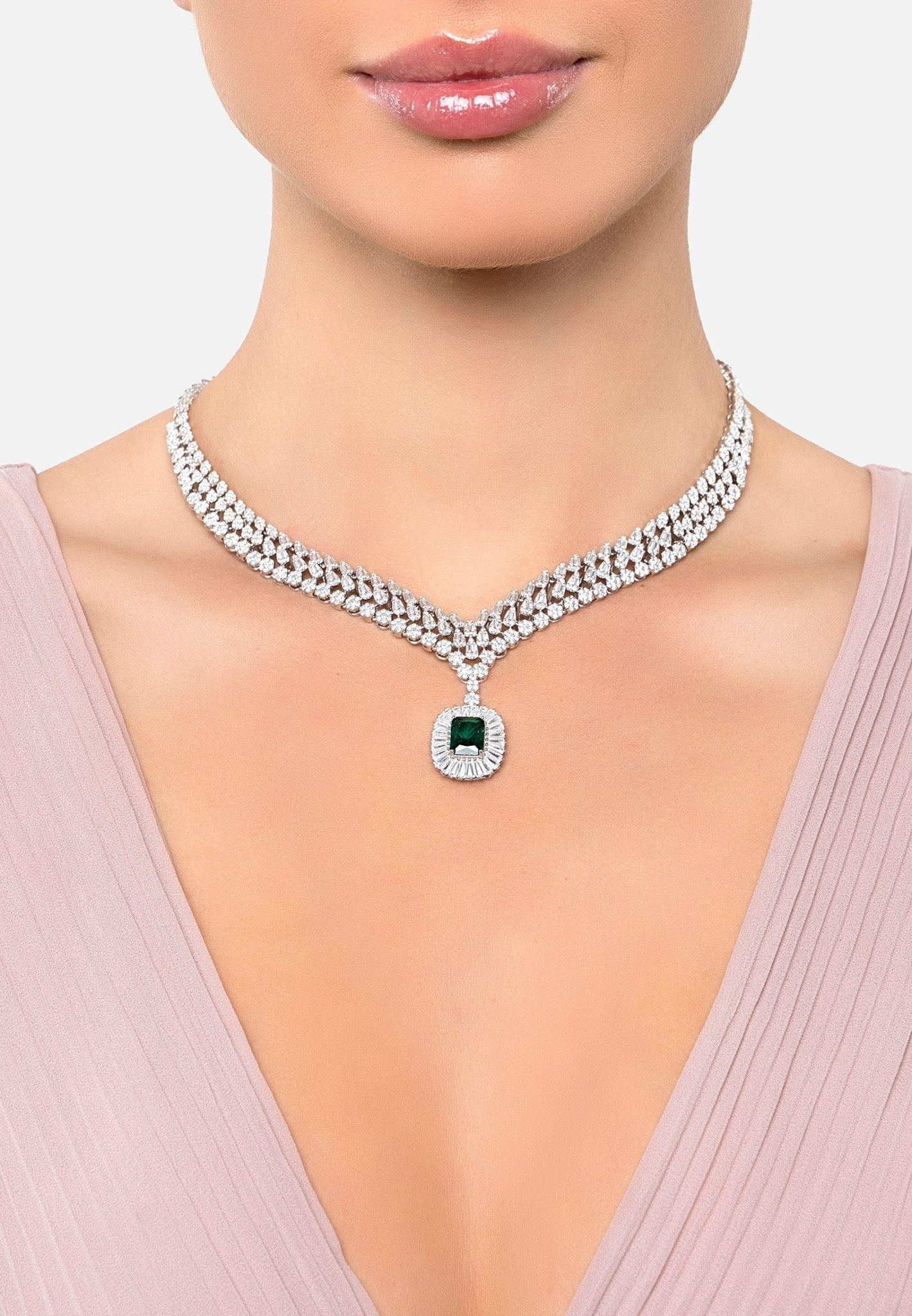 COLLAR DE ESMERALDA CON DISEÑO CONDESA EN PLATA 925 Jewelry & Accessories - Necklaces & Pendants - Pendant Necklaces | Zulter VIP .