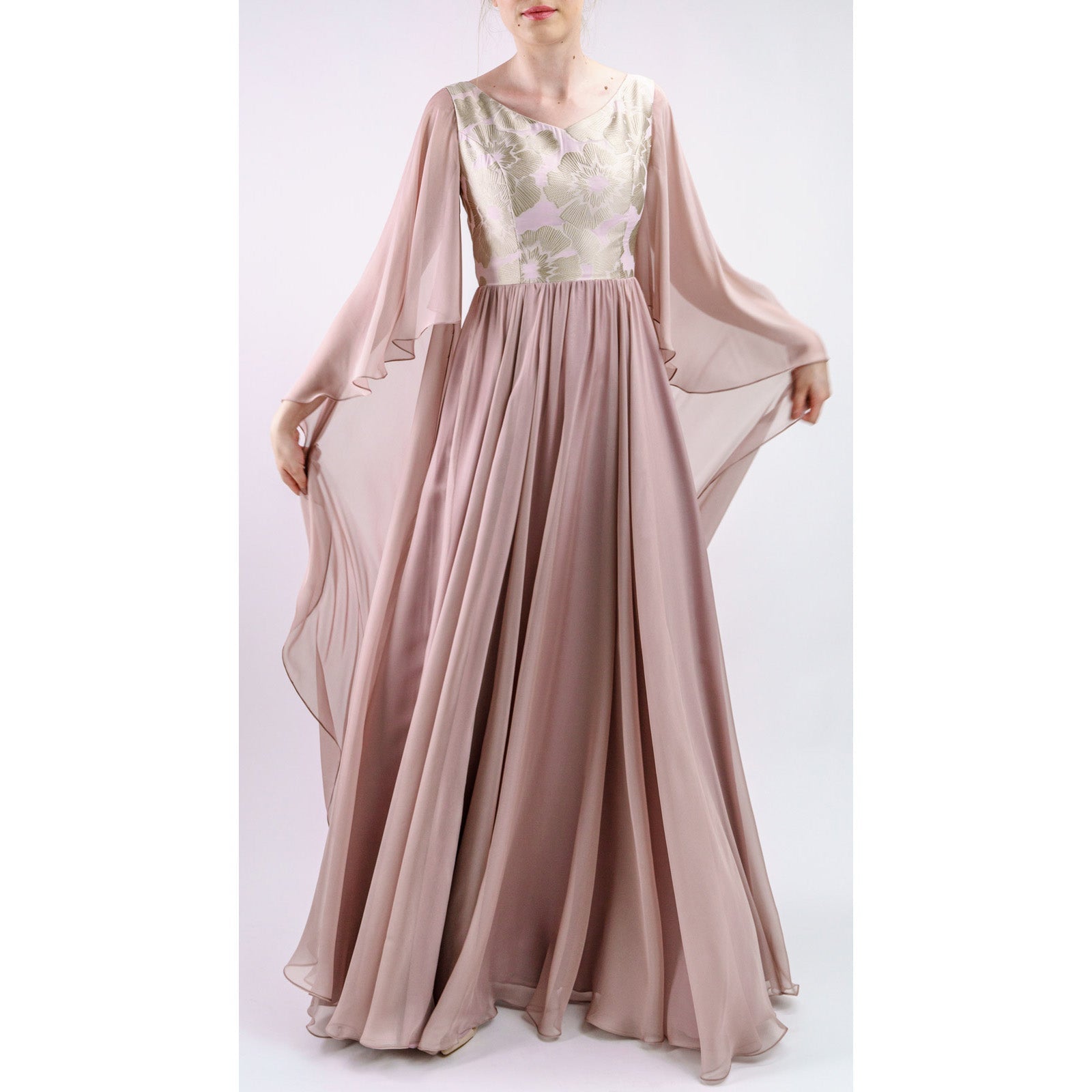 Elegancia Serena en Rosa Suave Women's Fashion - Weddings & Events - Evening Dresses | Zulter VIP .