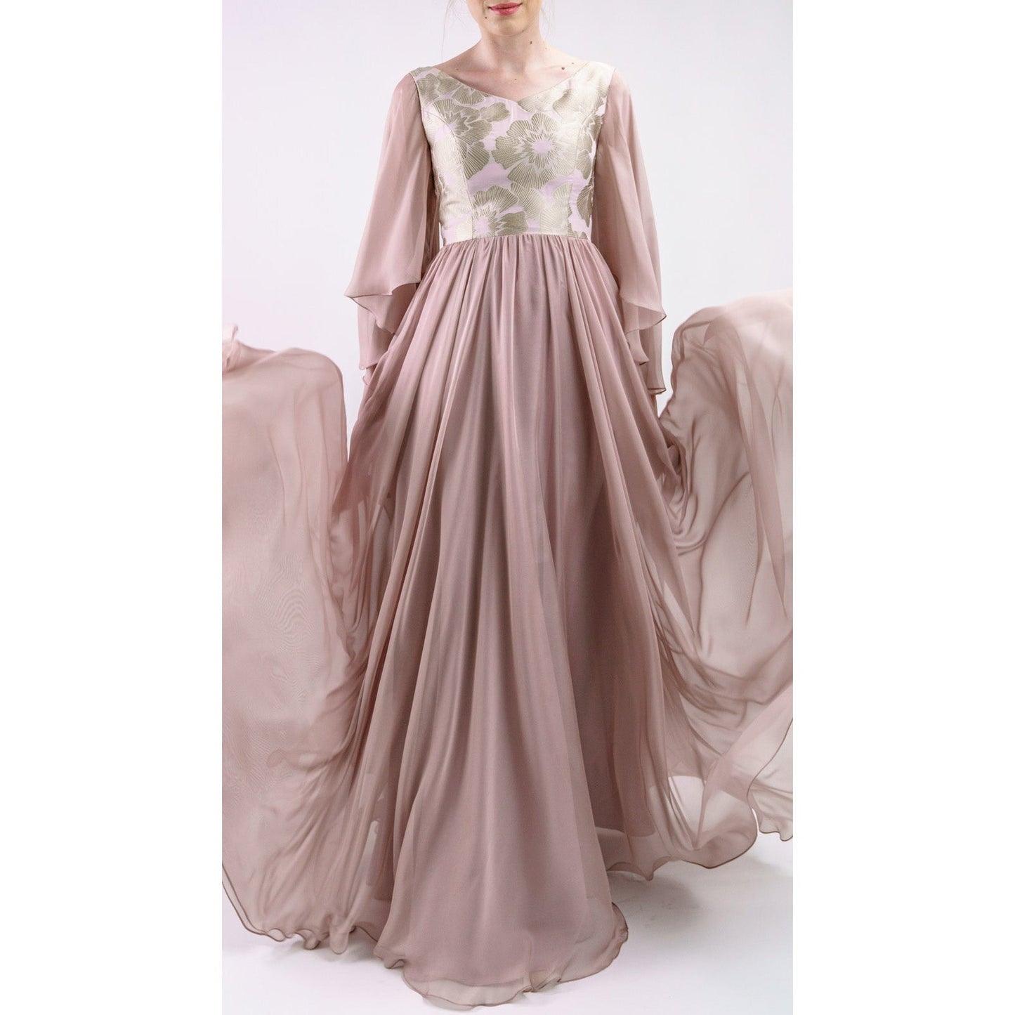 Elegancia Serena en Rosa Suave Women's Fashion - Weddings & Events - Evening Dresses | Zulter VIP .
