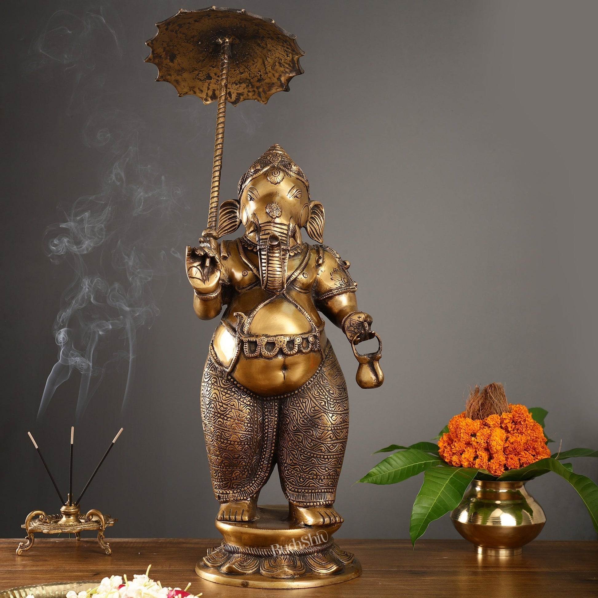 Escultura de Ganesha en Latón Quemado — Sabiduría, Belleza y Energía Sagrada Home & Garden - Home Decor - Figurines & Miniatures | Zulter VIP