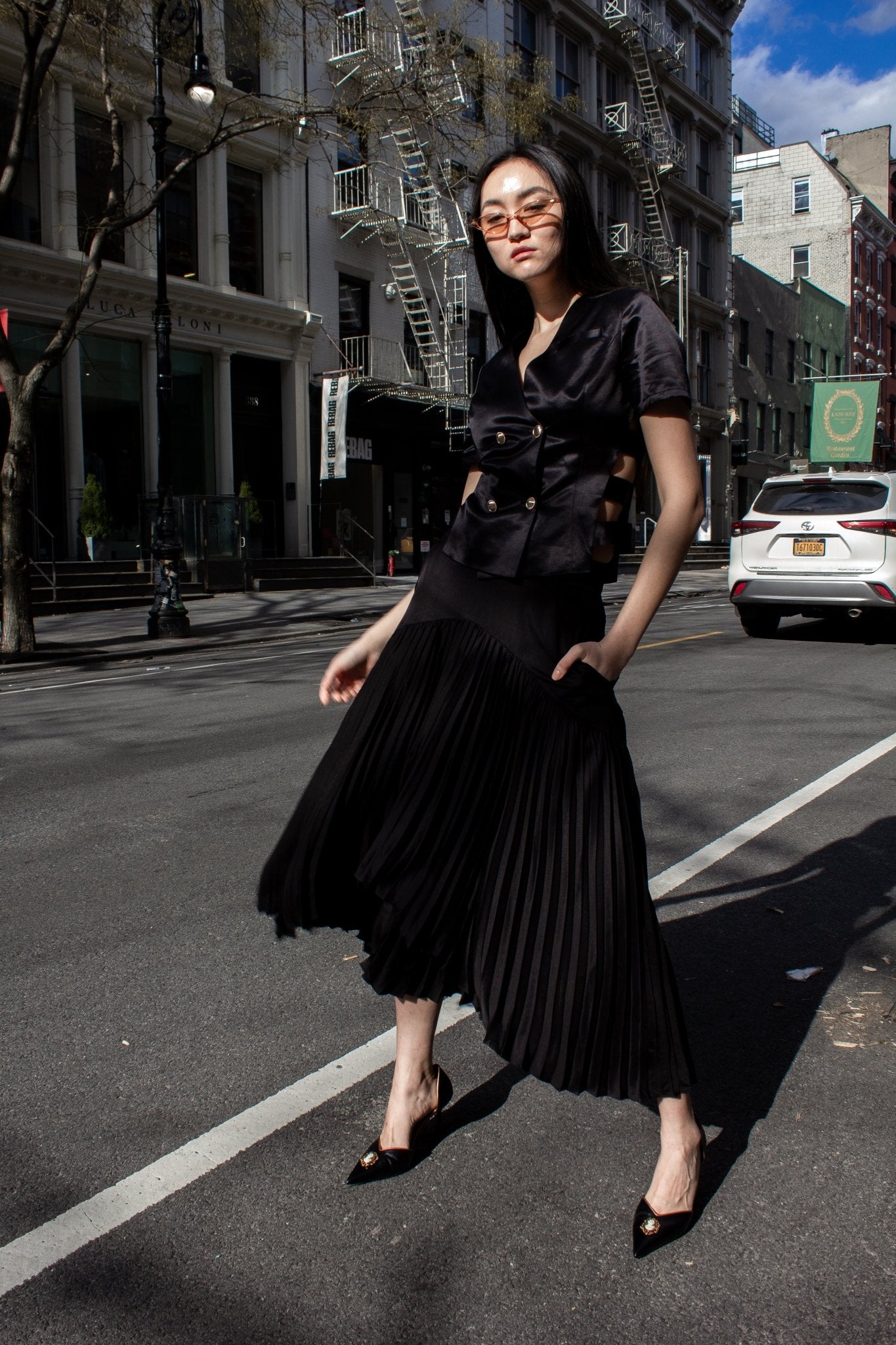 Falda negra Maryanne – Elegancia pura y línea impecable Women's Fashion - Women's Clothing - Skirt - Pleated skirt | Zulter VIP .