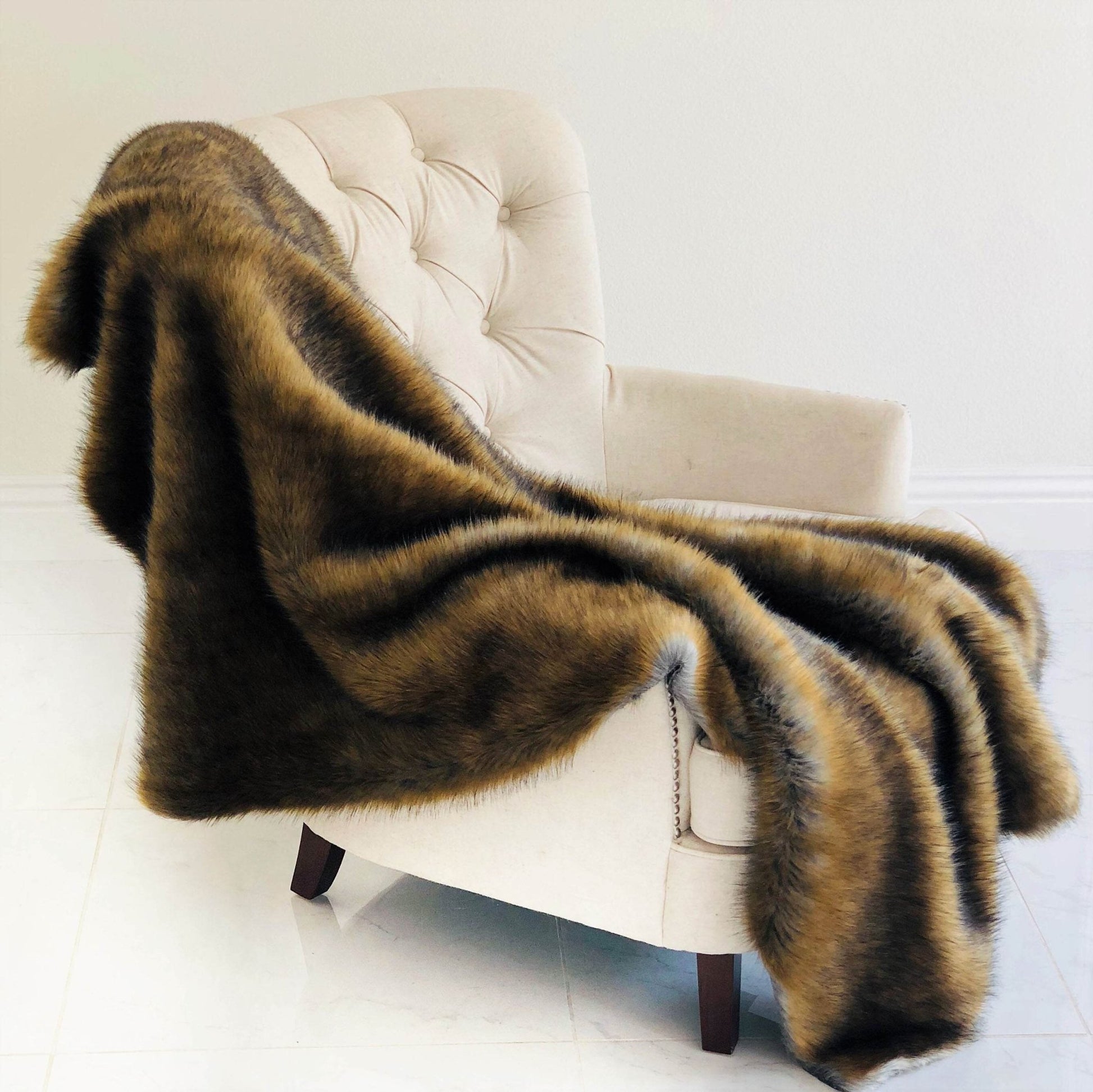 Manta premium de lujo con acabado tipo oso grizzly ultrasuave Home & Garden - Home Textile - Pillows | Zulter VIP .