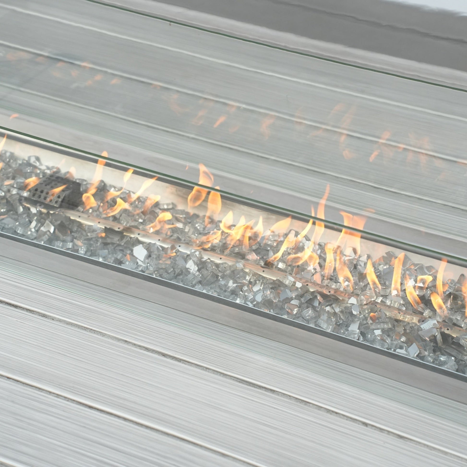 Mesa de comedor con fogón central de ratán sintético y aluminio – Diseño exclusivo para exterior e interior Home & Garden - Kitchen, Dining & Bar - Table Decoration & Accessories | Zulter VIP