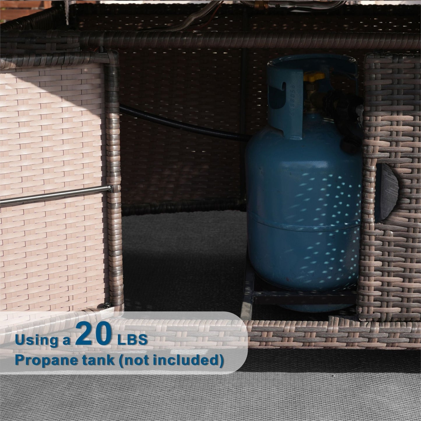 Mesa de comedor con fogón central de ratán sintético y aluminio – Diseño exclusivo para exterior e interior Home & Garden - Kitchen, Dining & Bar - Table Decoration & Accessories | Zulter VIP