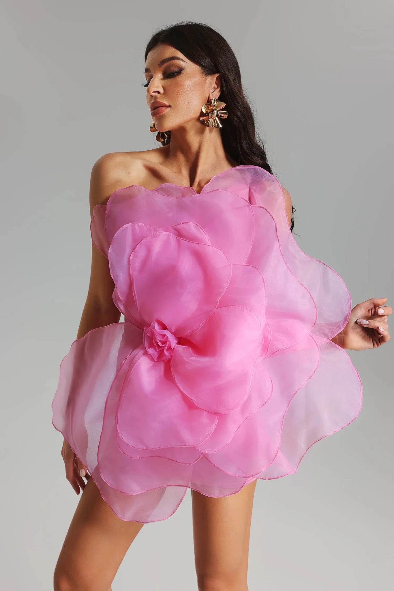 Minivestido de malla floral con silueta envolvente y acabado delicado Women's Fashion - Weddings & Events - Evening Dresses | Zulter VIP .