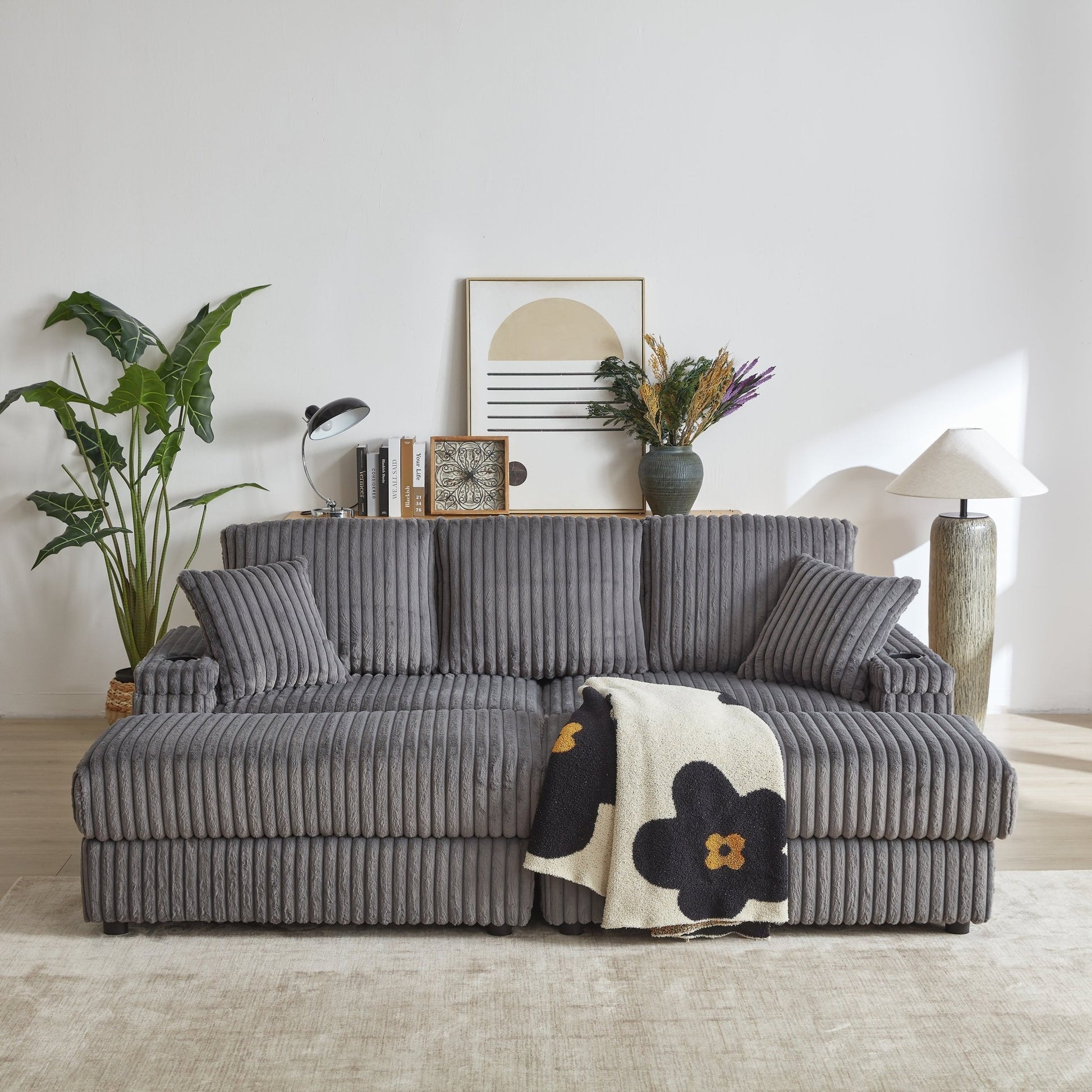 Sofá de pana 3 plazas con cojines y otomana – Estilo moderno Home & Garden - Furniture - Home Furniture | Zulter VIP