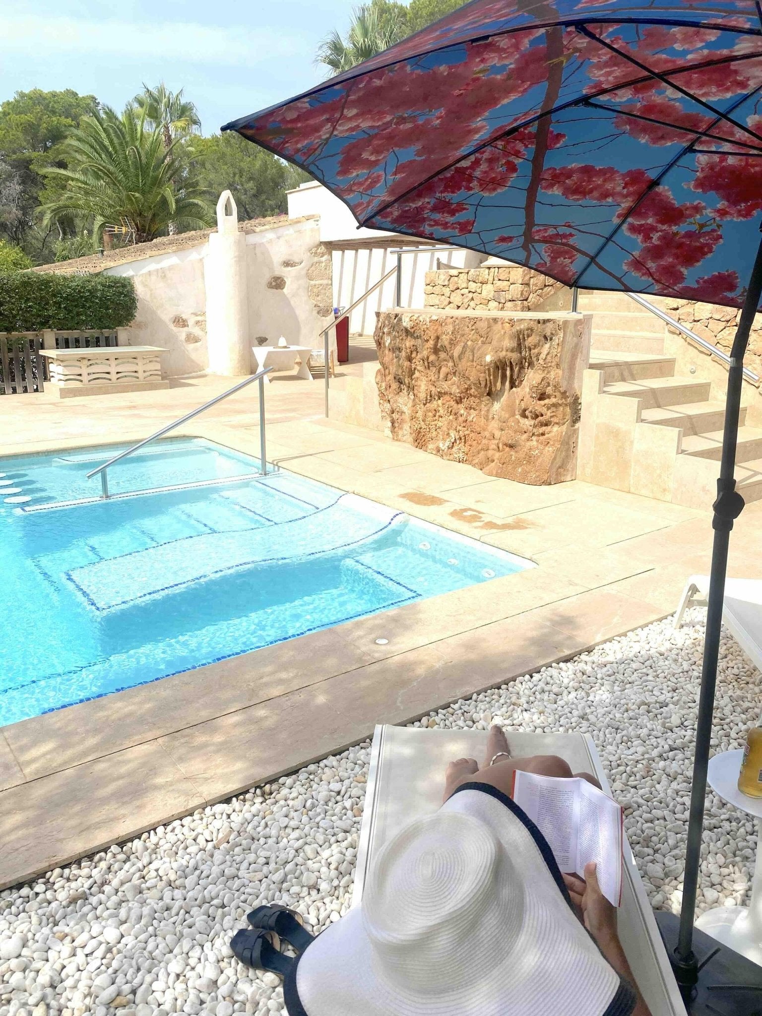 Sombrilla de lujo “Cherry Beach & Terrace” — Verano con elegancia natural Home & Garden - Furniture - Outdoor Furniture - Patio Umbrellas & Bases | Zulter VIP .