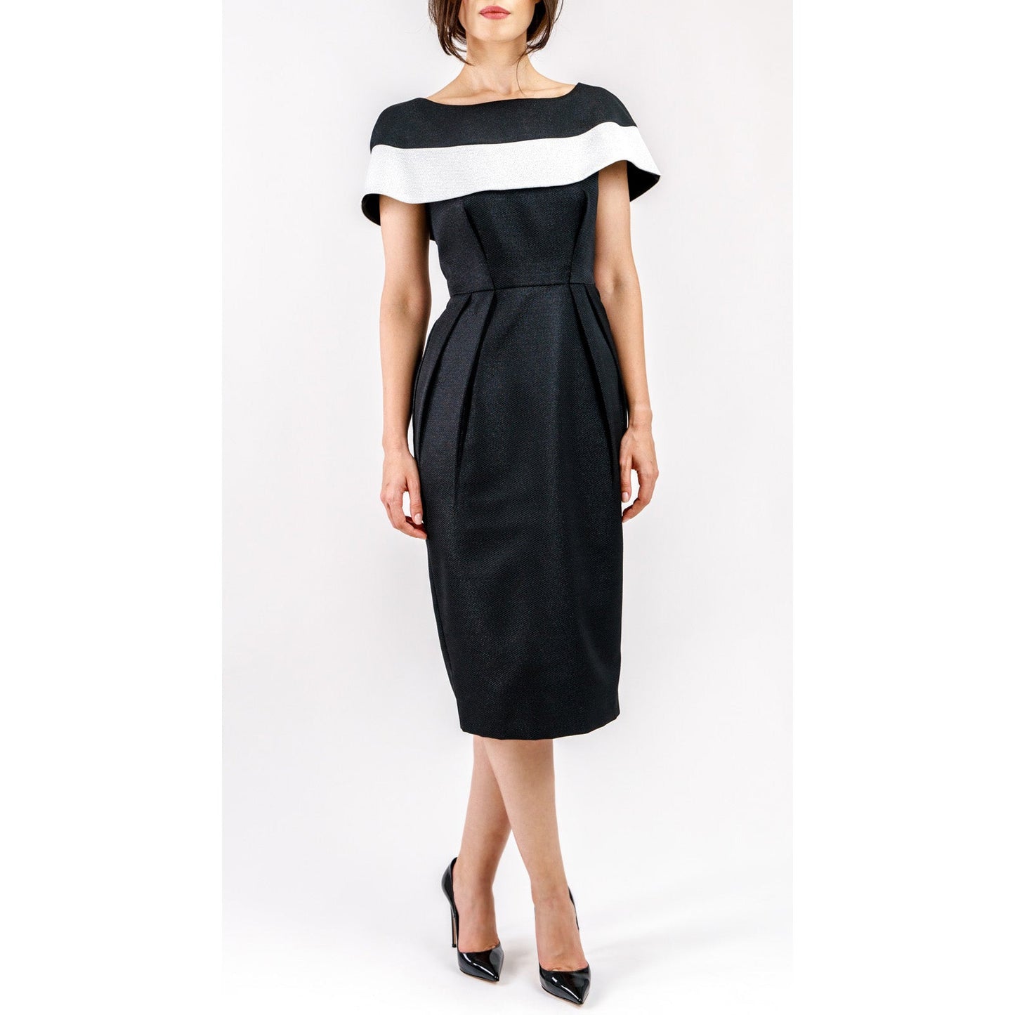 Suave Encanto – Elegancia Negra con Silueta Esbelta Women's Fashion - Weddings & Events - Evening Dresses | Zulter VIP .