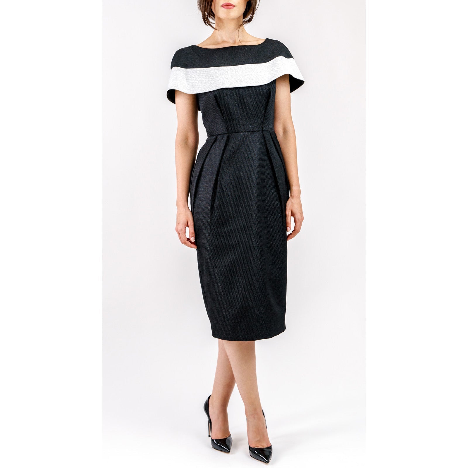 Suave Encanto – Elegancia Negra con Silueta Esbelta Women's Fashion - Weddings & Events - Evening Dresses | Zulter VIP .