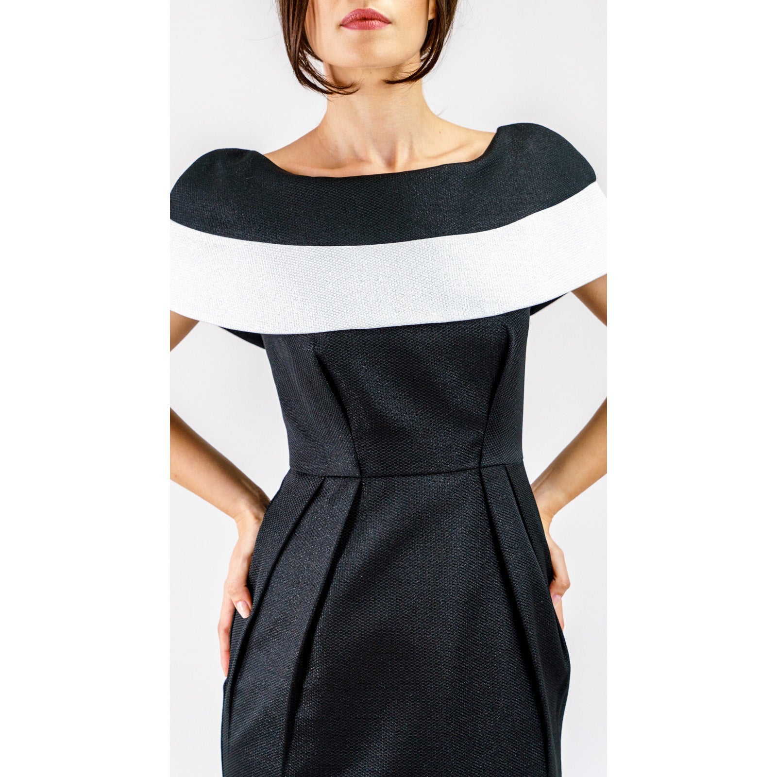 Suave Encanto – Elegancia Negra con Silueta Esbelta Women's Fashion - Weddings & Events - Evening Dresses | Zulter VIP .