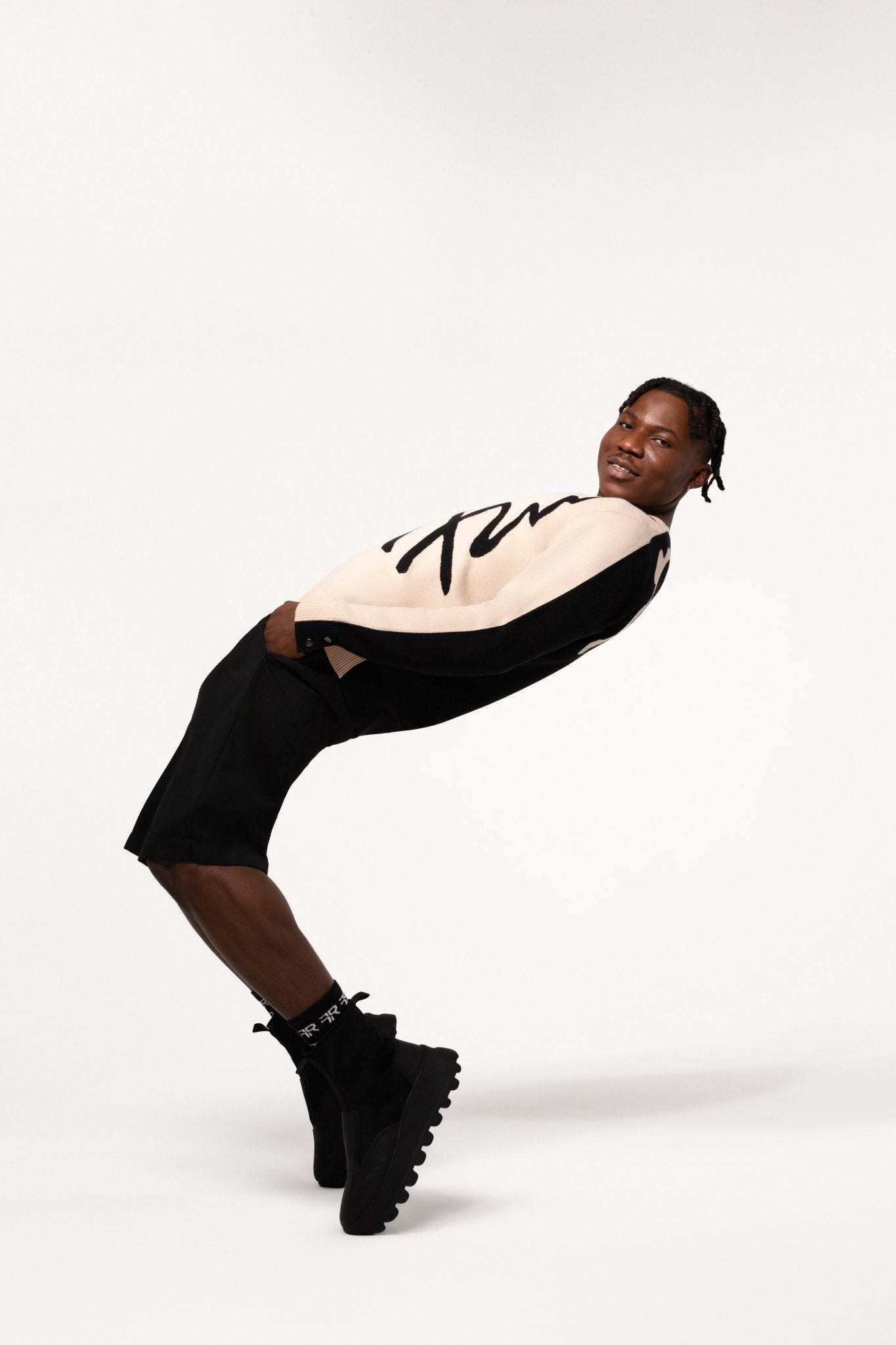 Suéter Exclusivo FREISI Jacquard – Estilo, confort y distinción Men's Fashion - Men's Clothing - Sweaters | Zulter VIP