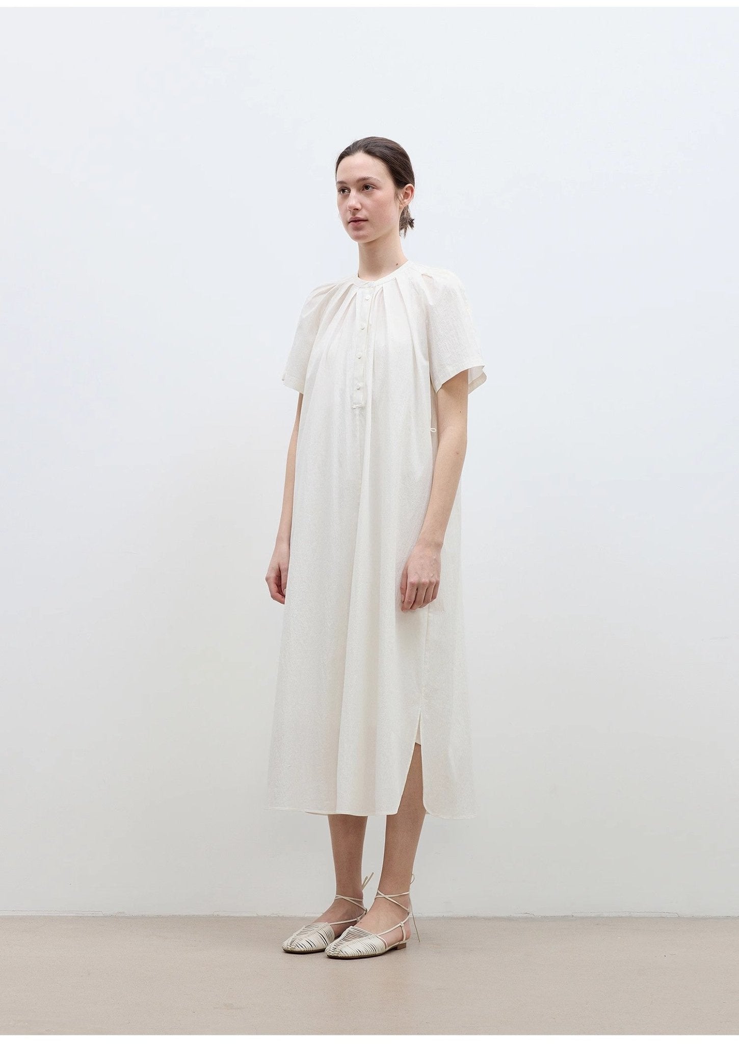 Vestido Camisero "Luz Serena" - Minimalismo Atemporal con Toque de Alta Costura Women's Fashion - Women's Clothing - Dress - Sleeveless Dress | Zulter VIP