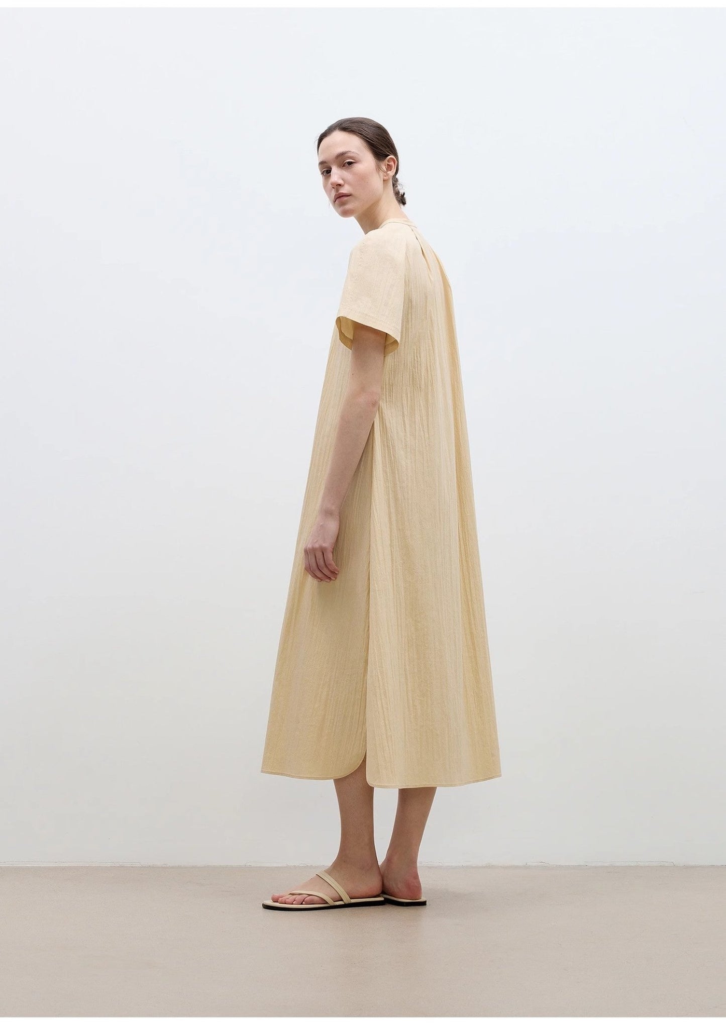 Vestido Camisero "Luz Serena" - Minimalismo Atemporal con Toque de Alta Costura Women's Fashion - Women's Clothing - Dress - Sleeveless Dress | Zulter VIP