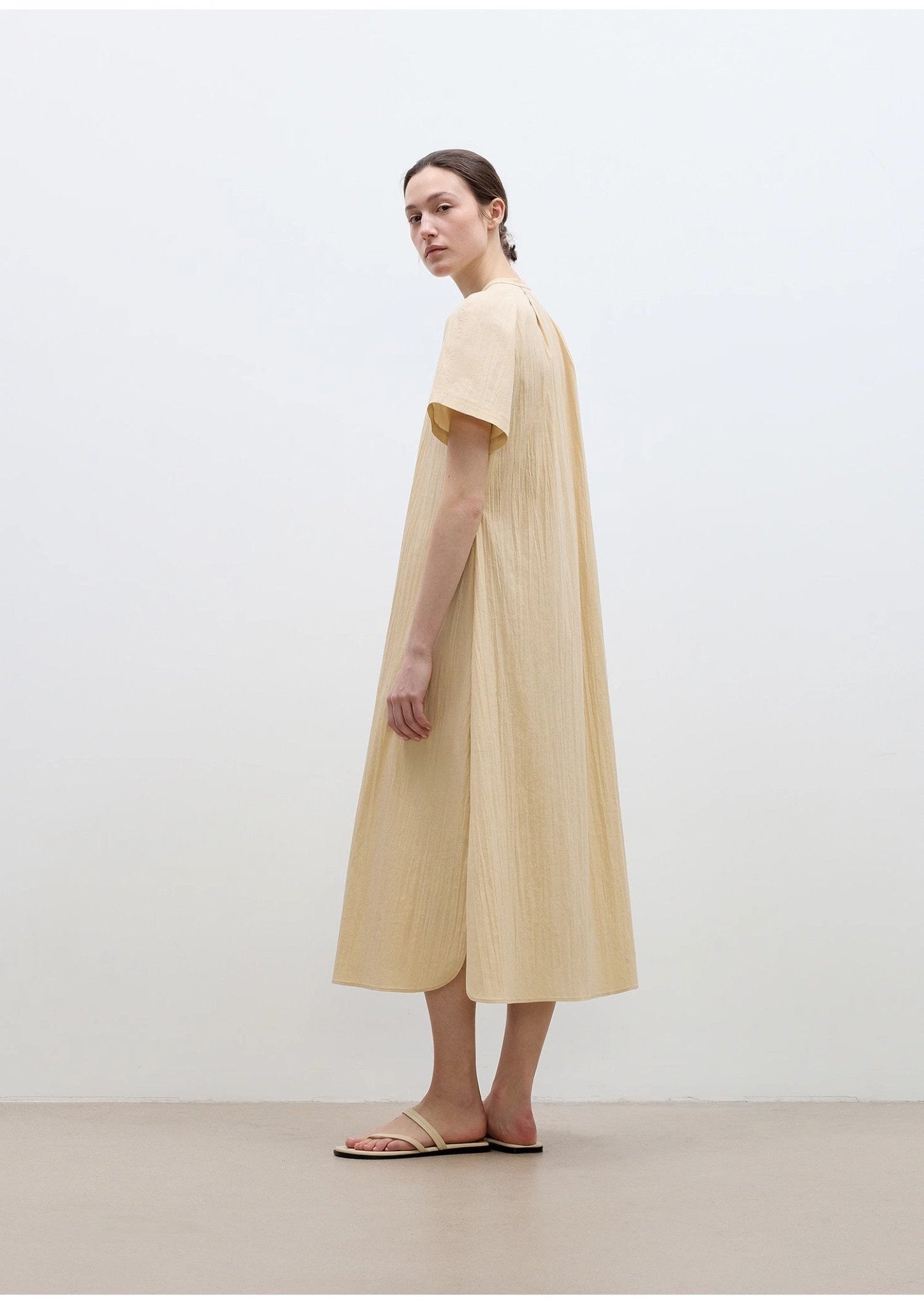 Vestido Camisero "Luz Serena" - Minimalismo Atemporal con Toque de Alta Costura Women's Fashion - Women's Clothing - Dress - Sleeveless Dress | Zulter VIP