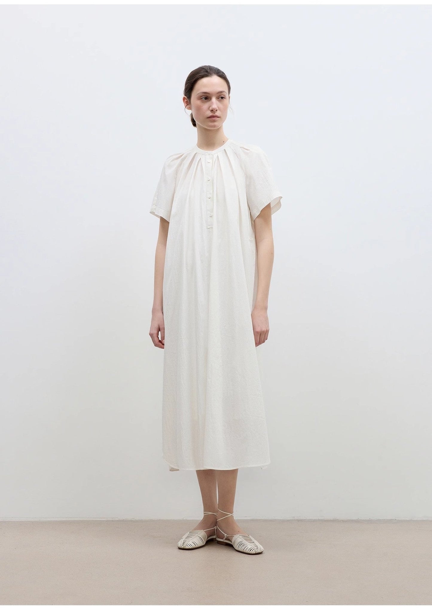 Vestido Camisero "Luz Serena" - Minimalismo Atemporal con Toque de Alta Costura Women's Fashion - Women's Clothing - Dress - Sleeveless Dress | Zulter VIP