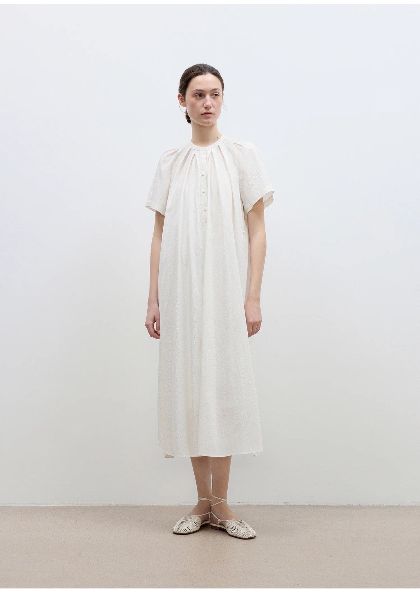 Vestido Camisero "Luz Serena" - Minimalismo Atemporal con Toque de Alta Costura Women's Fashion - Women's Clothing - Dress - Sleeveless Dress | Zulter VIP