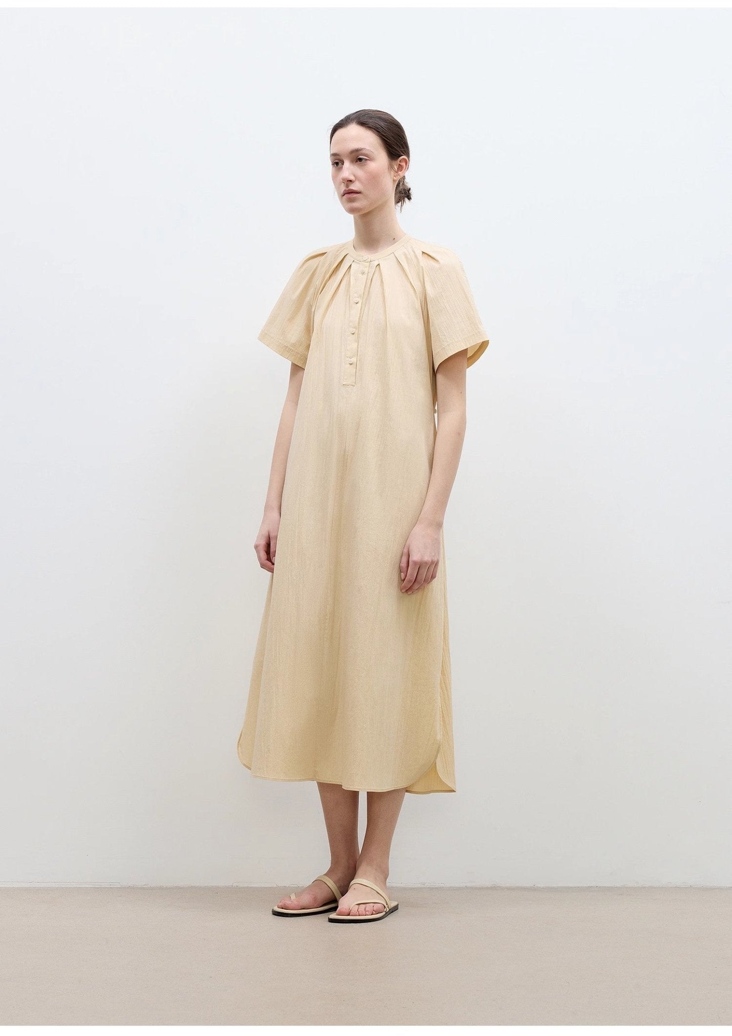 Vestido Camisero "Luz Serena" - Minimalismo Atemporal con Toque de Alta Costura Women's Fashion - Women's Clothing - Dress - Sleeveless Dress | Zulter VIP