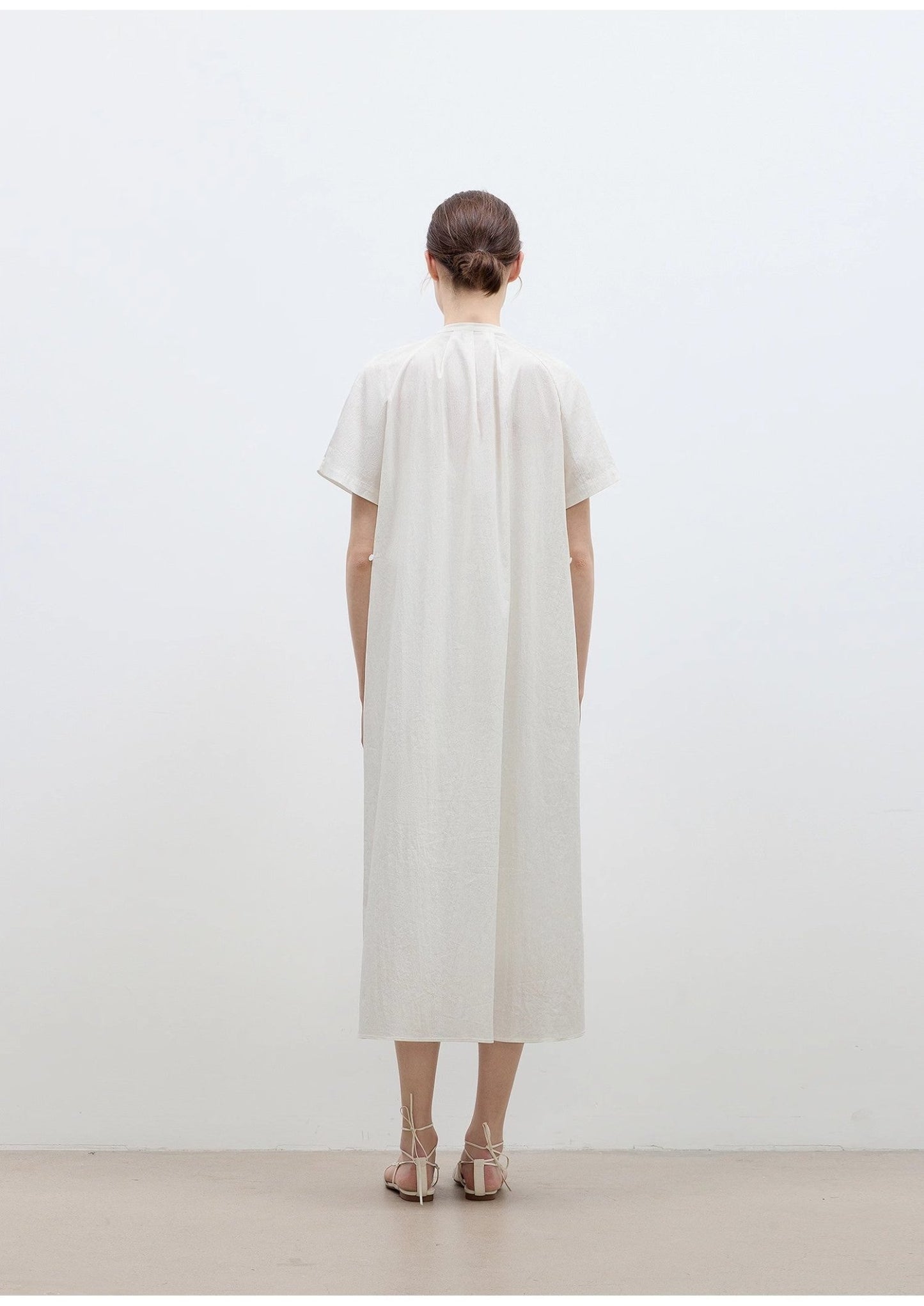 Vestido Camisero "Luz Serena" - Minimalismo Atemporal con Toque de Alta Costura Women's Fashion - Women's Clothing - Dress - Sleeveless Dress | Zulter VIP