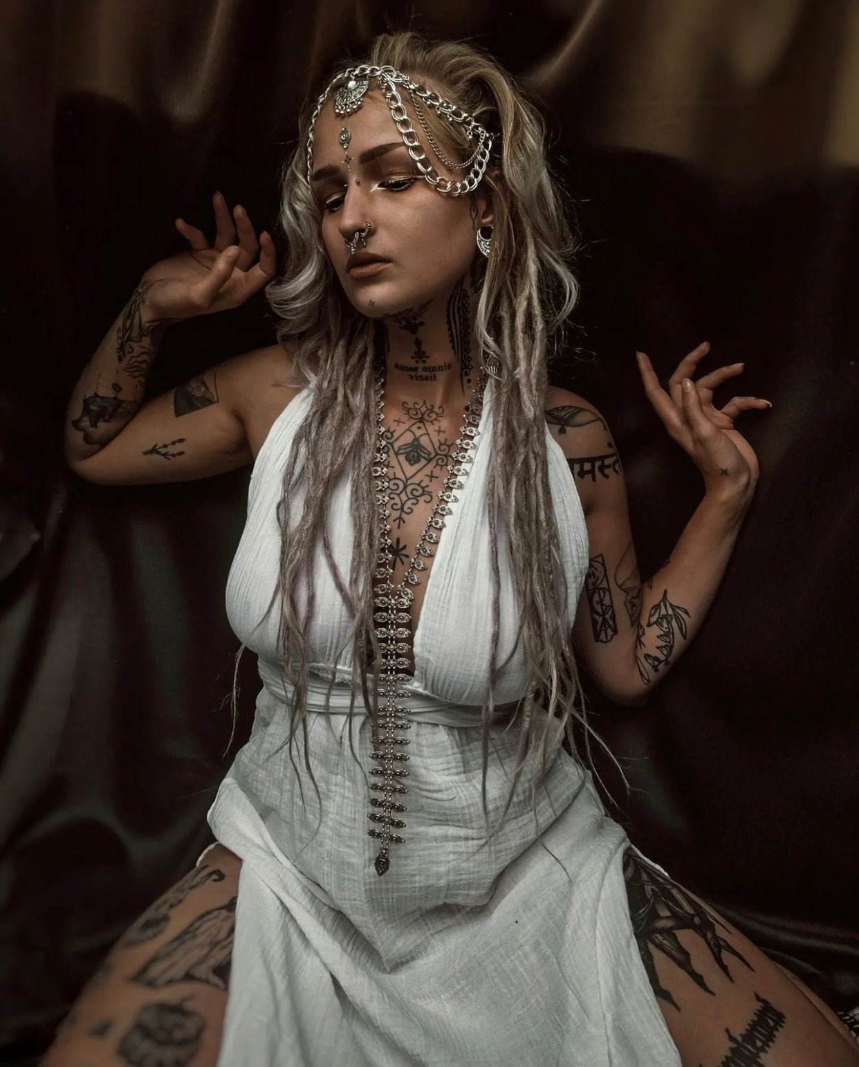 Vestido Cruzado de Algodón Orgánico – Artesanía Bohemia con Estilo Atemporal Women's Fashion - Weddings & Events - Cocktail Dresses | Zulter VIP