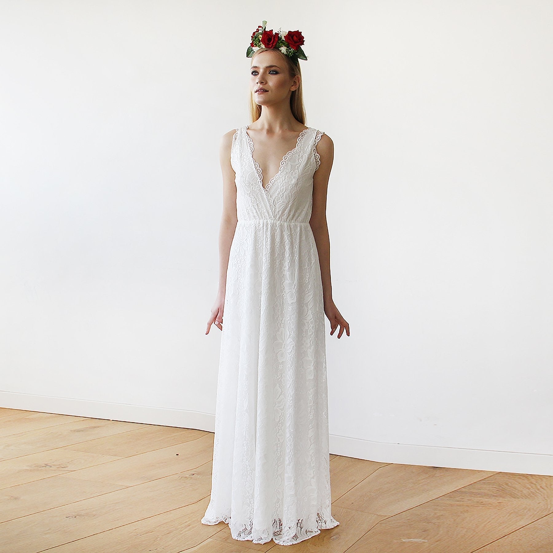Vestido de encaje marfil sin mangas con escote en V elegante Women's Fashion - Weddings & Events | Zulter VIP .