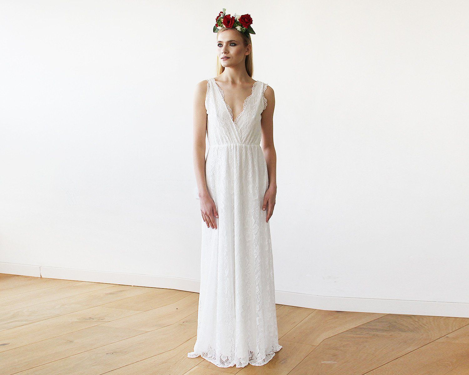 Vestido de encaje marfil sin mangas con escote en V elegante Women's Fashion - Weddings & Events | Zulter VIP .