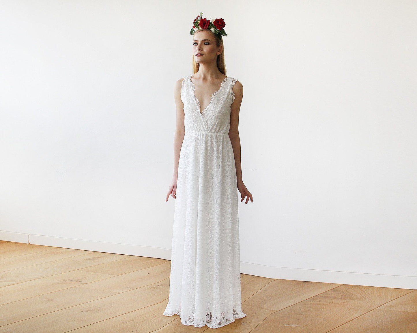Vestido de encaje marfil sin mangas con escote en V elegante Women's Fashion - Weddings & Events | Zulter VIP .