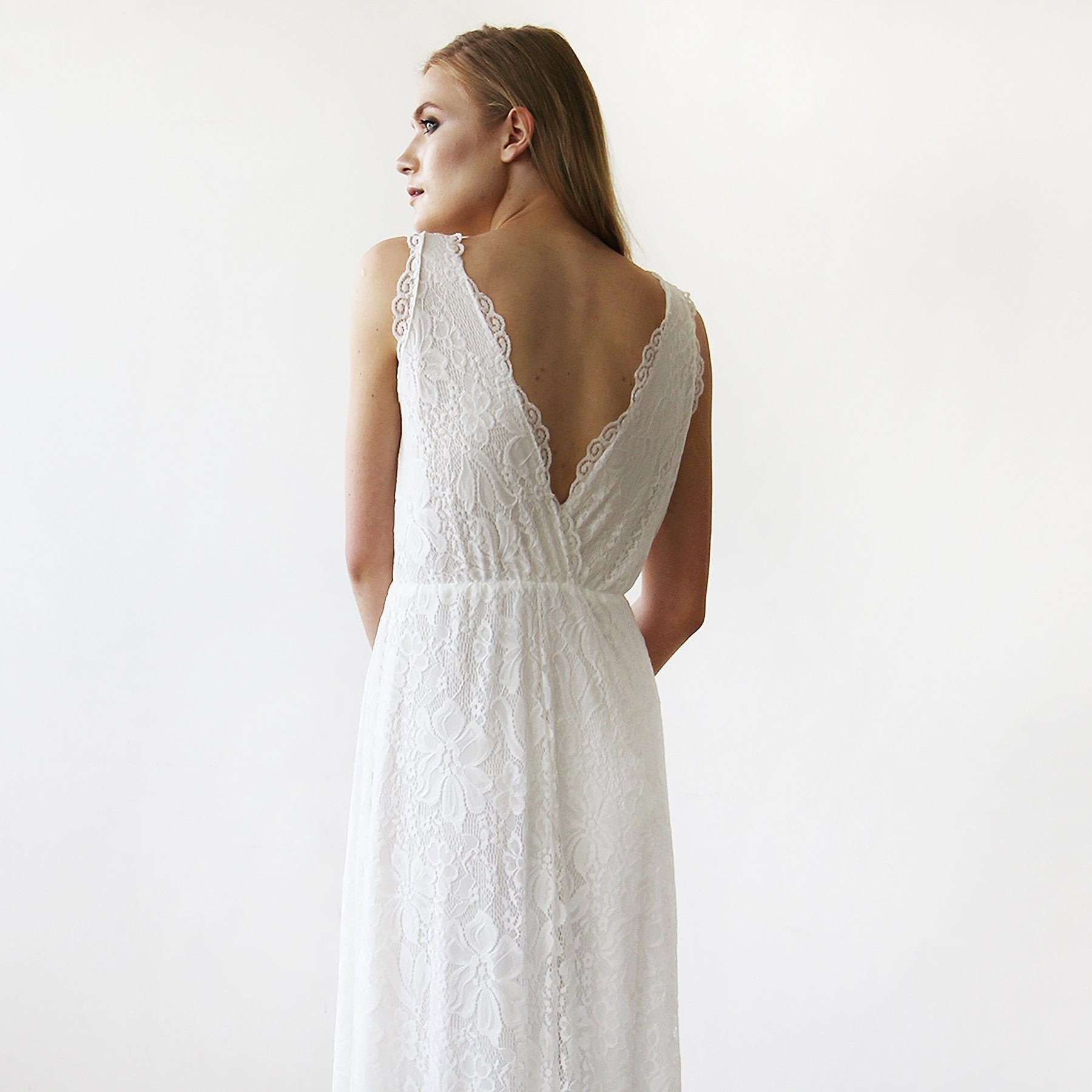 Vestido de encaje marfil sin mangas con escote en V elegante Women's Fashion - Weddings & Events | Zulter VIP .