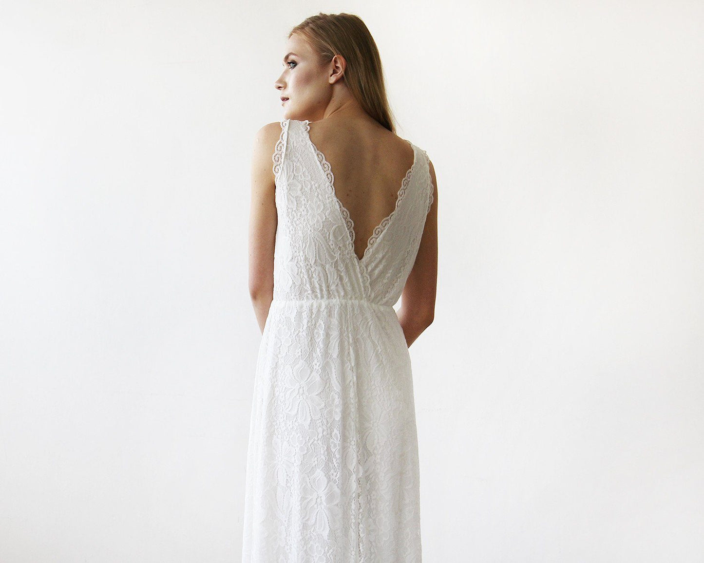 Vestido de encaje marfil sin mangas con escote en V elegante Women's Fashion - Weddings & Events | Zulter VIP .