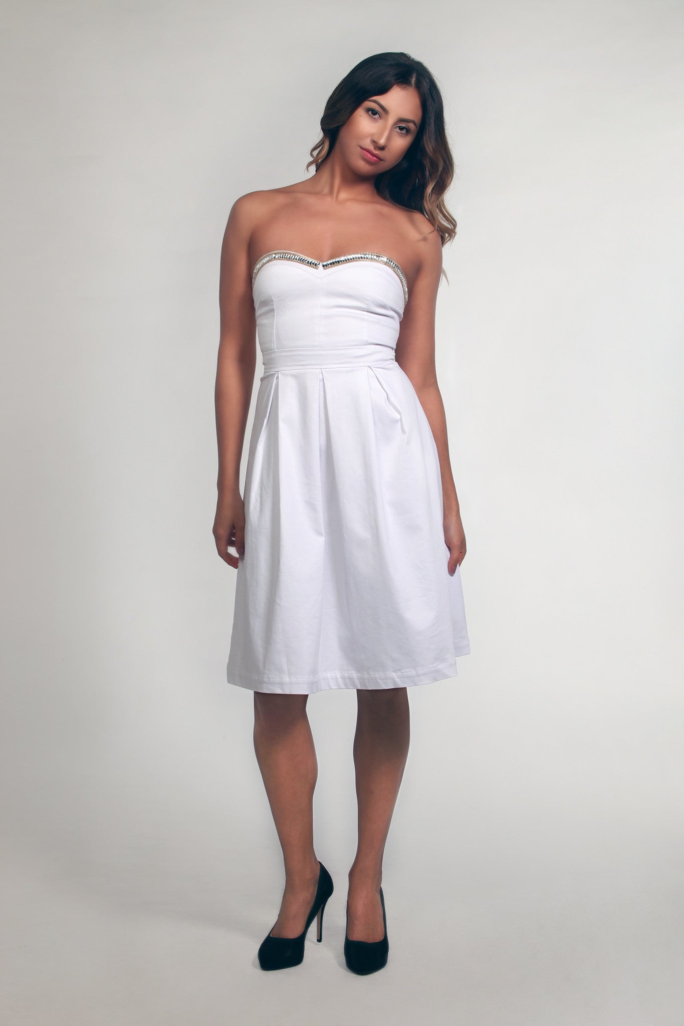 Vestido escote diamante premium silueta elegante efecto brillo exclusivo Women's Fashion - Weddings & Events - Evening Dresses | Zulter VIP .