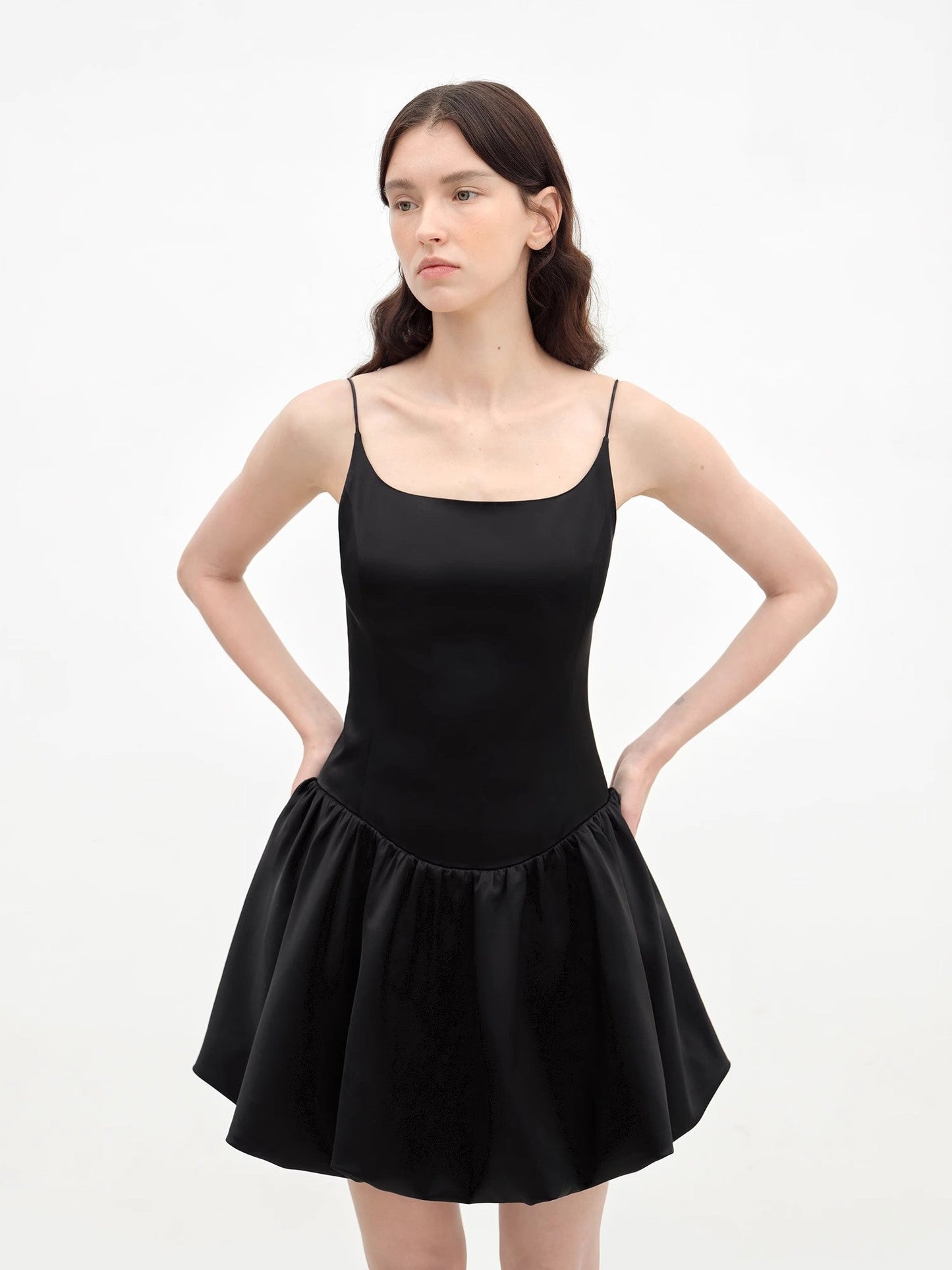 Vestido Lencero de Satén y Acetato — Elegancia Líquida con Brillo de Lujo Women's Fashion - Women's Clothing - Dress - Sleeveless Dress | Zulter VIP