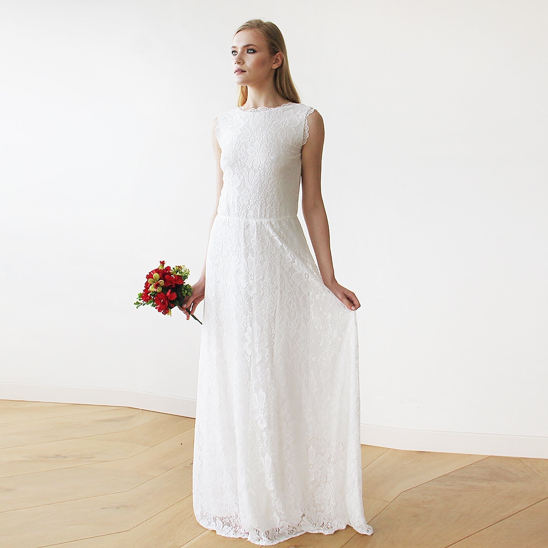 Vestido marfil de encaje floral con espalda abierta Women's Fashion - Weddings & Events | Zulter VIP .