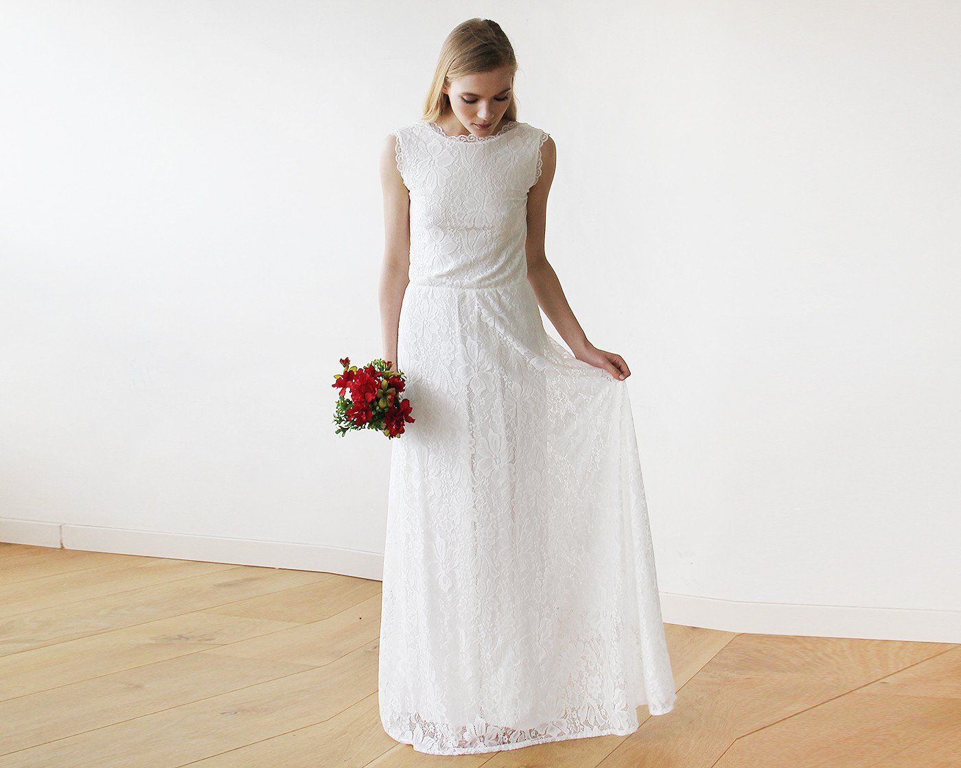 Vestido marfil de encaje floral con espalda abierta Women's Fashion - Weddings & Events | Zulter VIP .
