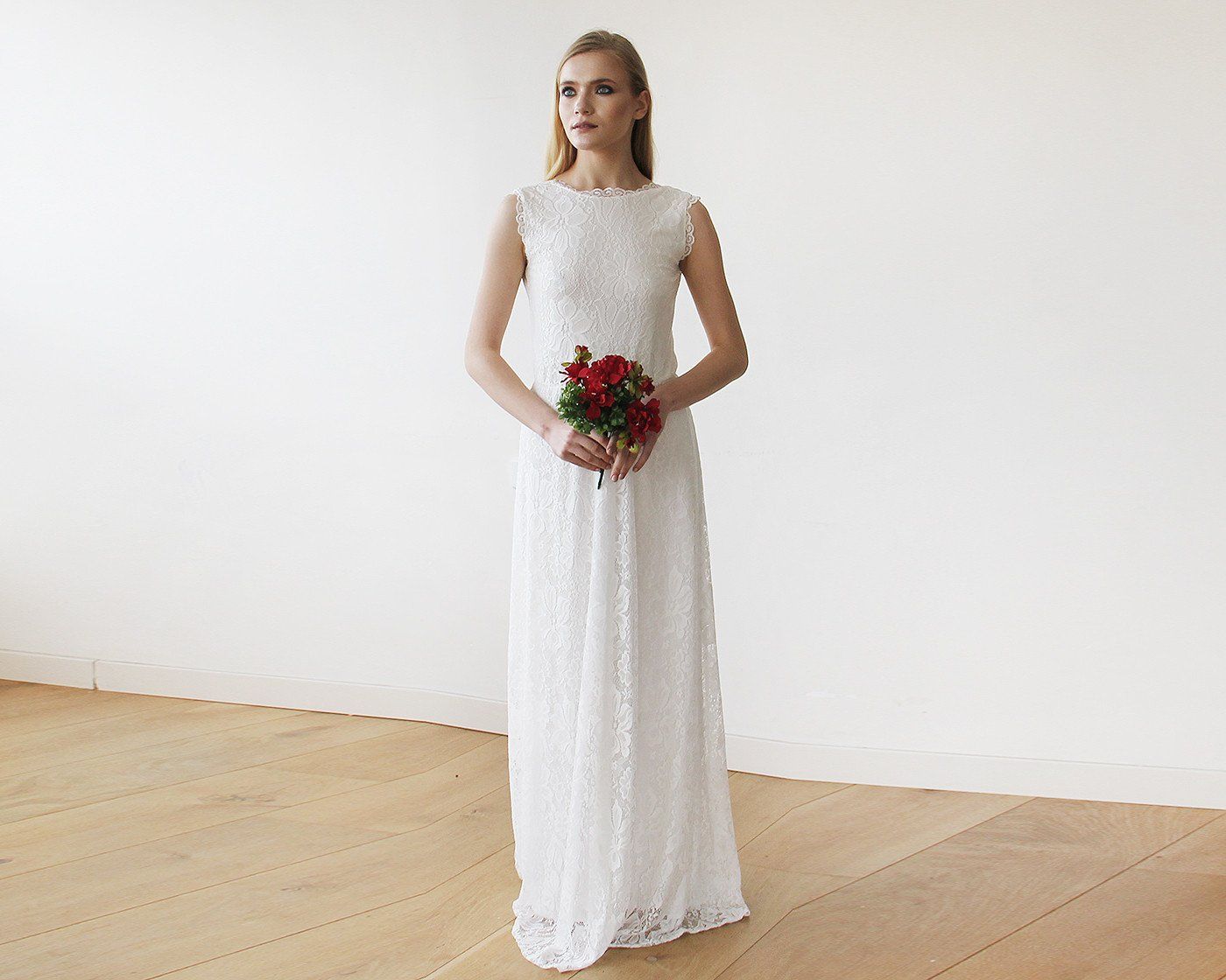Vestido marfil de encaje floral con espalda abierta Women's Fashion - Weddings & Events | Zulter VIP .