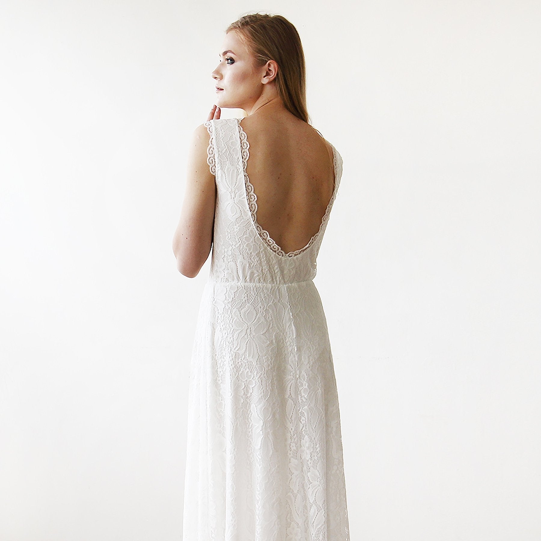 Vestido marfil de encaje floral con espalda abierta Women's Fashion - Weddings & Events | Zulter VIP .