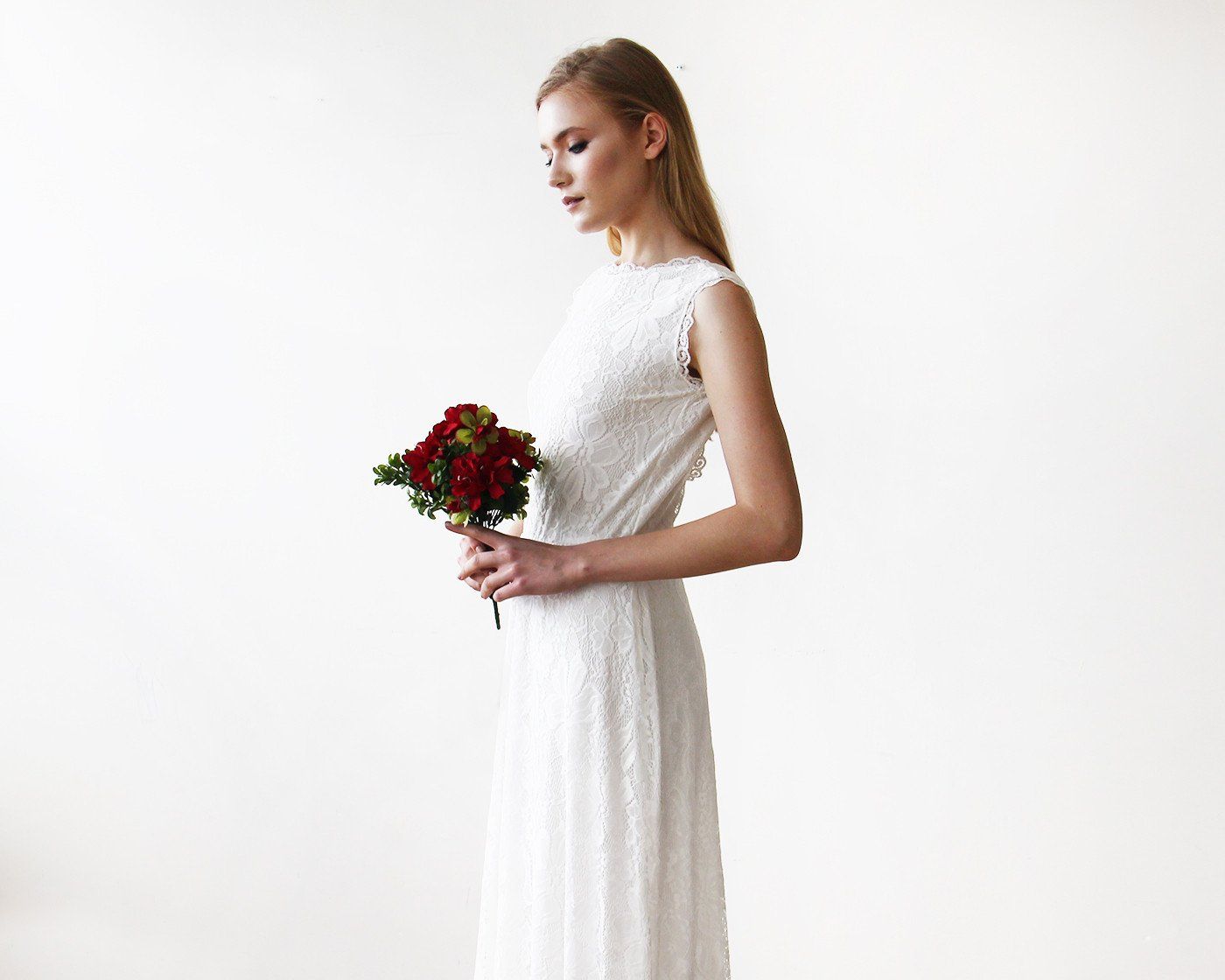 Vestido marfil de encaje floral con espalda abierta Women's Fashion - Weddings & Events | Zulter VIP .