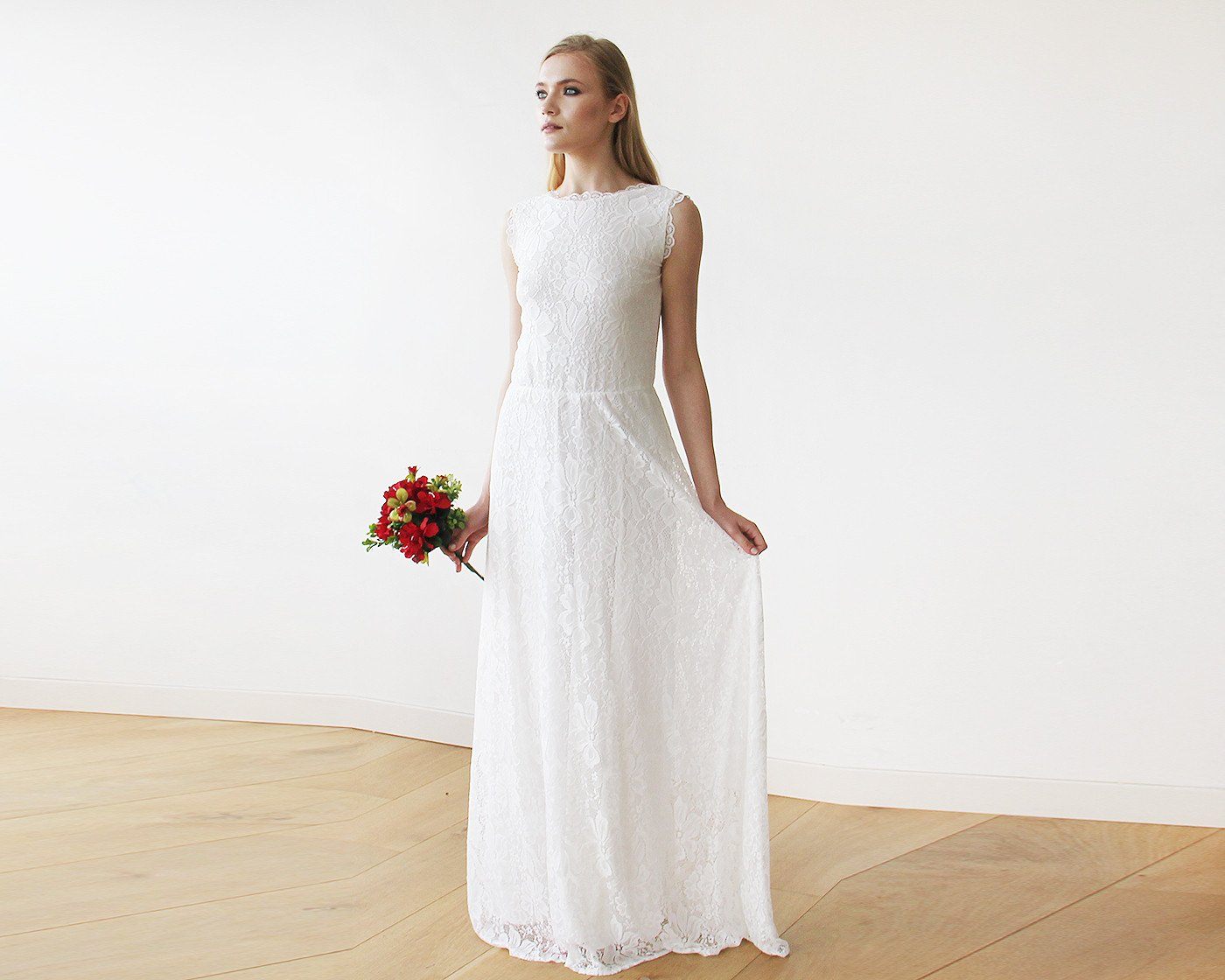 Vestido marfil de encaje floral con espalda abierta Women's Fashion - Weddings & Events | Zulter VIP .